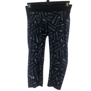 Under Armour Heat Gear abstract black grey white color Capri leggings Sz Medium